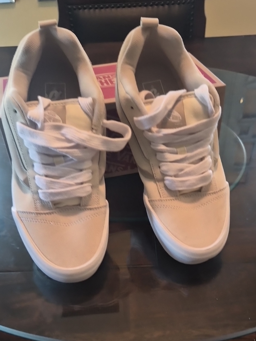 Vans Women’s Beige Low-Top Casual Sneakers